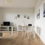 Joivy Uptown Flats With Balcony, Good Connection To Milan Centre