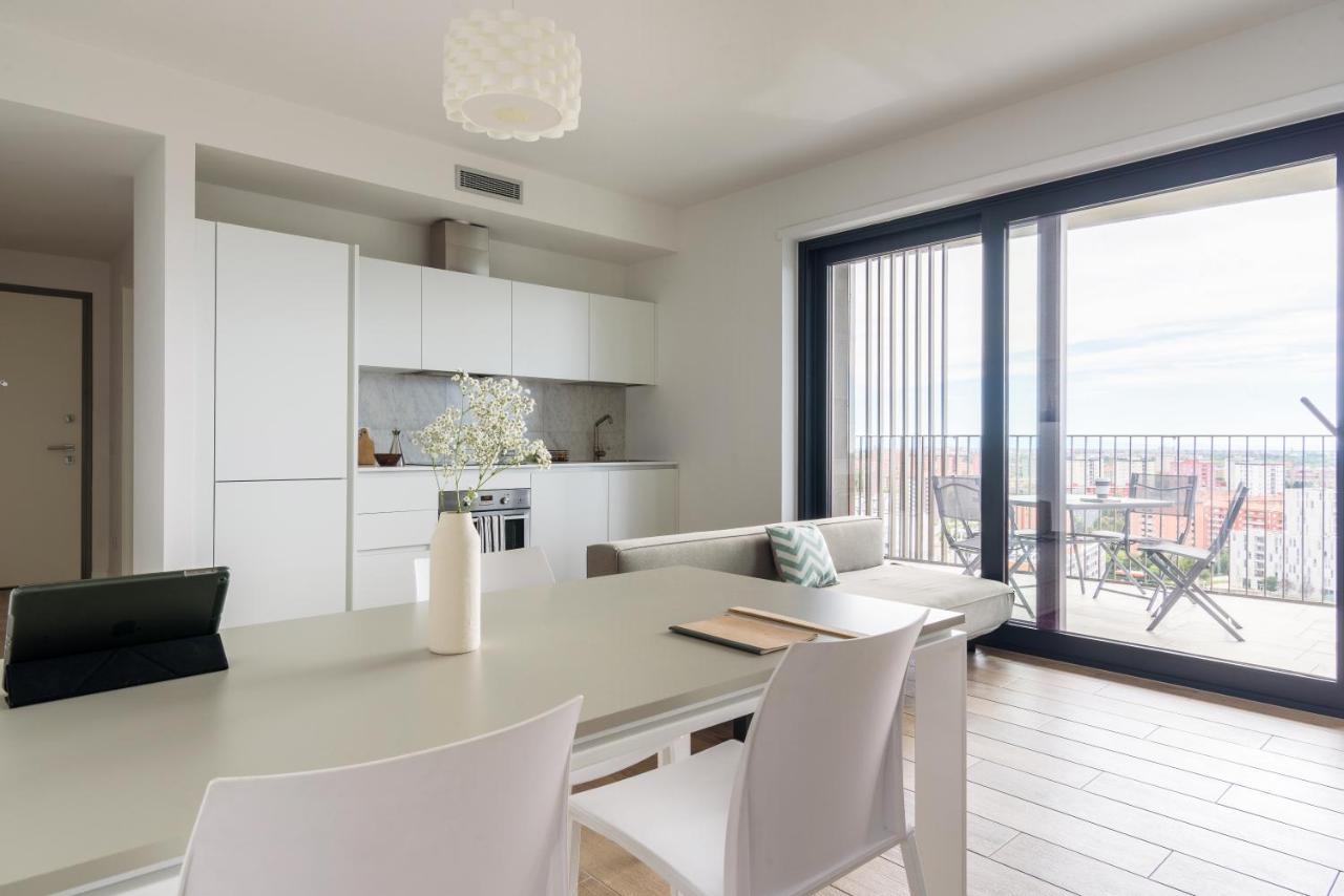 Joivy Uptown Flats With Balcony, Good Connection To Centre Appartamento Milano